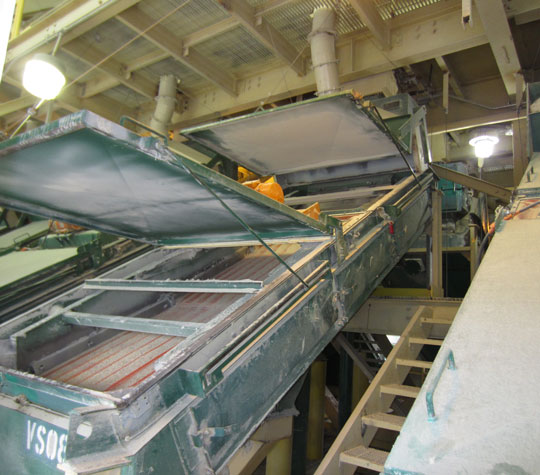 dry-screening-silica-sand