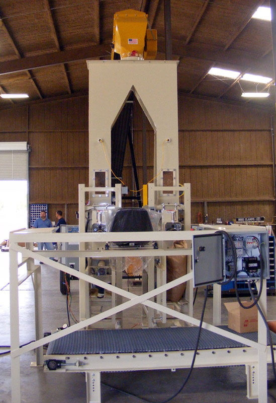 filling bags with linted cottonseed hulls