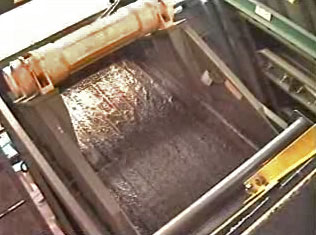 wet screening and dewatering of iron ore