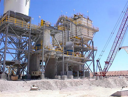 Vibrating Feeders Transfer Crushed Stone at Quarry