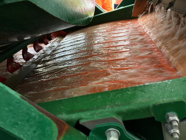 processing and screening frac sand