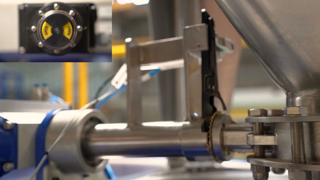 manual butterfly valve on IBC is automatically opened