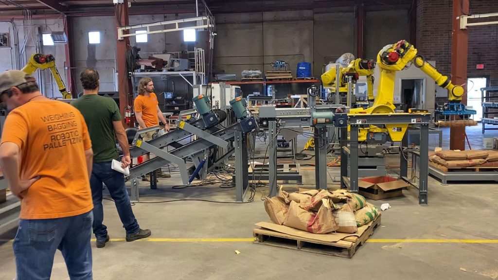test of palletizing system with used robotic palletizer