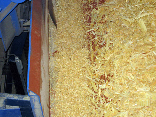 Fines Removed from Wood Chips by Vibrating Screen Fines Removed from Wood Chips by Vibrating Screen